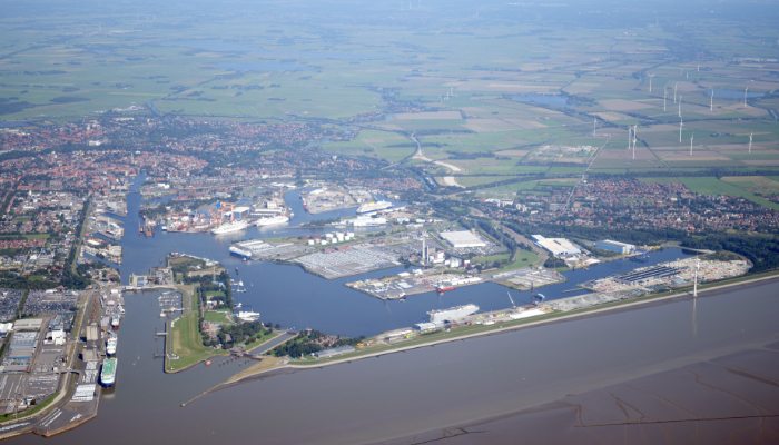 https://www.seaports.de/content/uploads/Emden_Ansicht2_komplett_teaserviertel.jpg